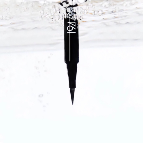 DELINEADOR DE OJOS - LA PLUME EYELINER