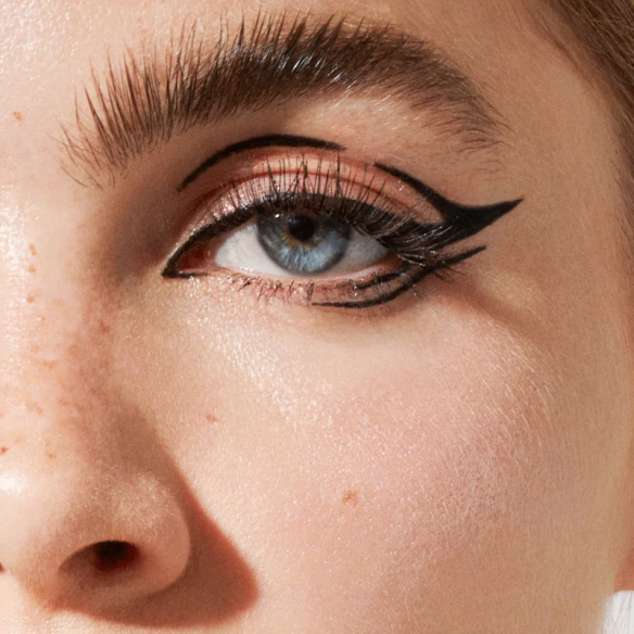 DELINEADOR DE OJOS - LA PLUME EYELINER
